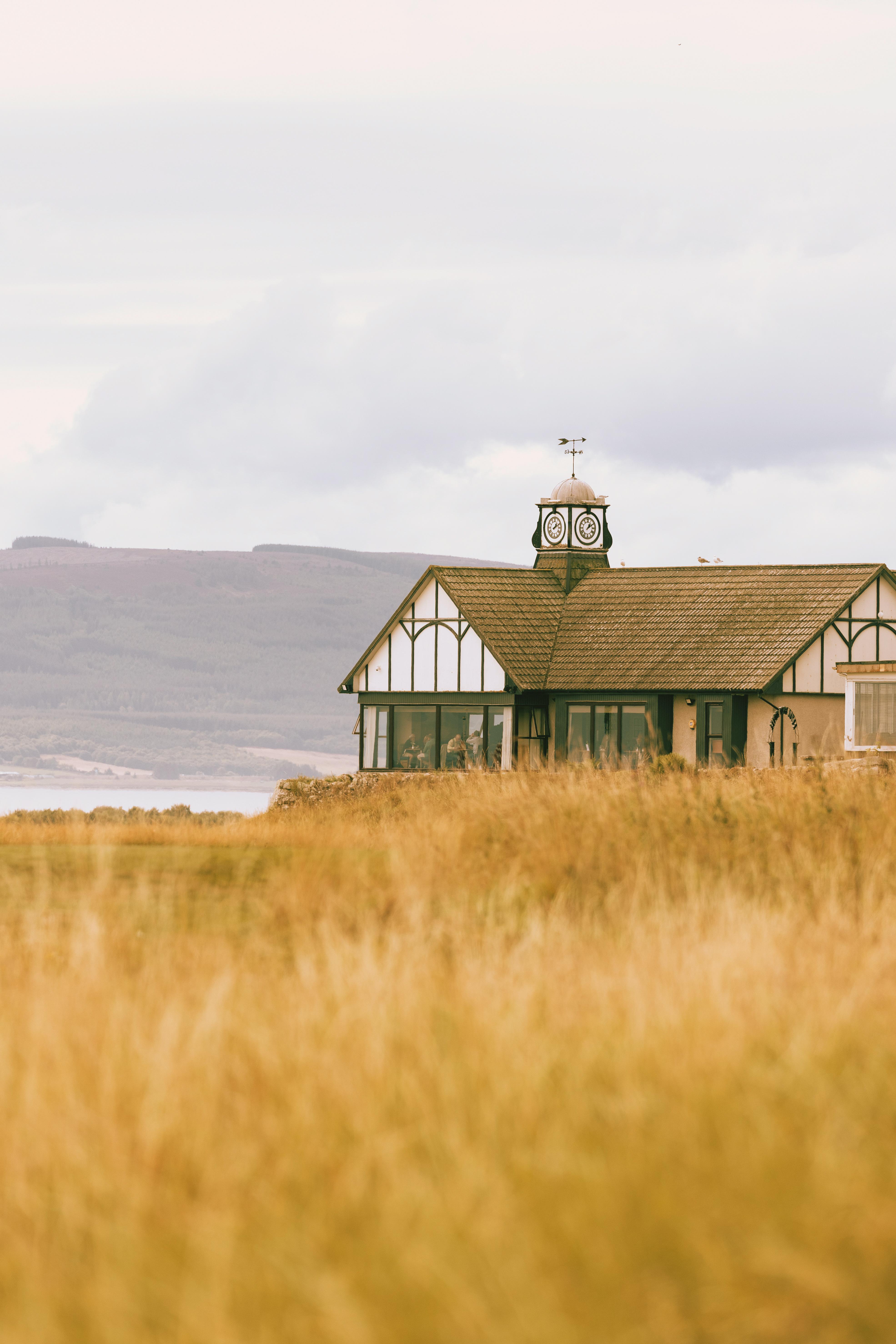 Hotel Dornoch Station Exterior foto The Old Head Clubhouse