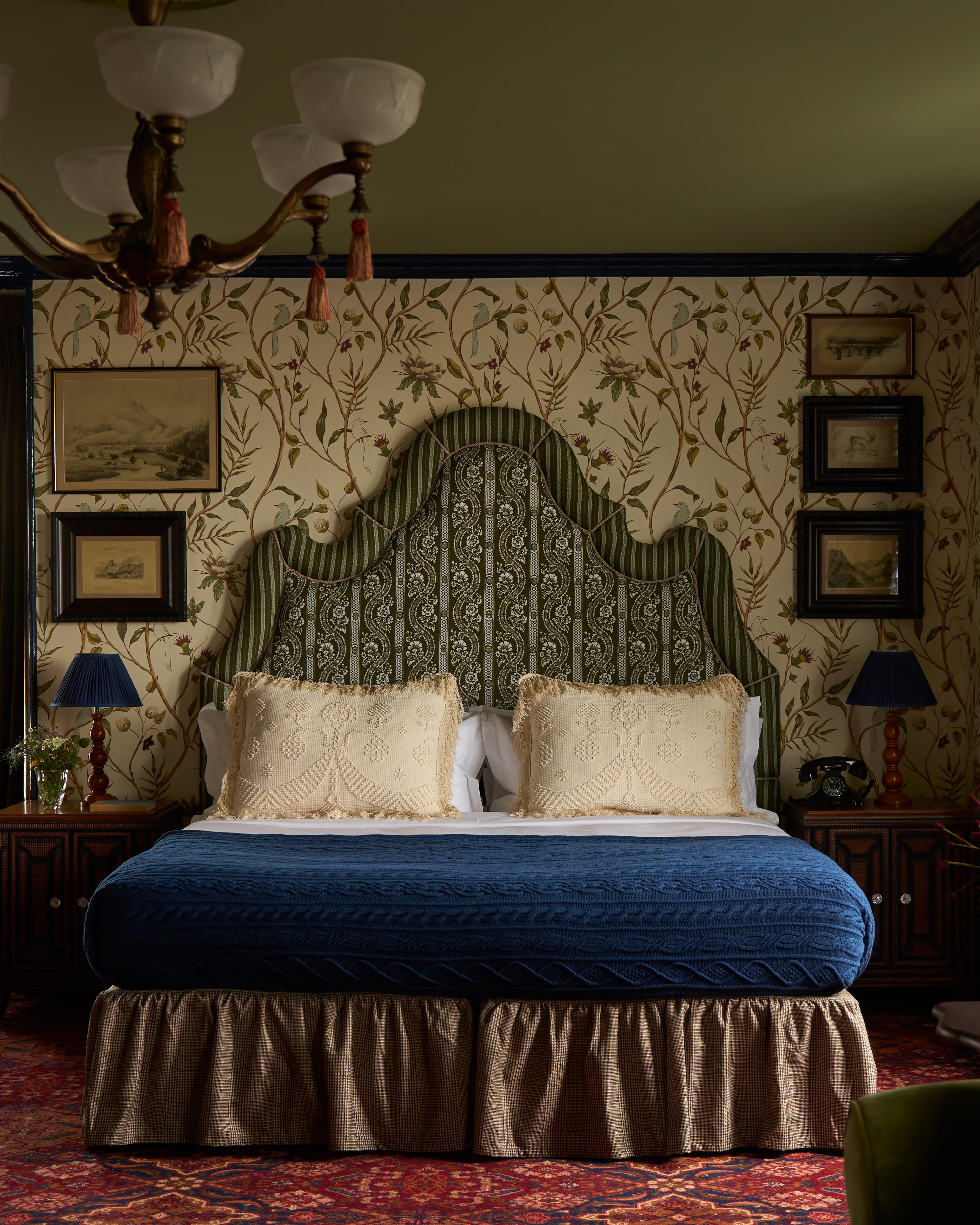Hotel Dornoch Station Exterior foto The bedroom at The Mitre Hotel